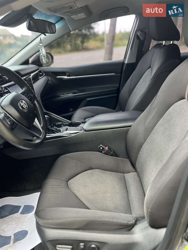 Седан Toyota Camry 2018 в Киеве фото 26 Седан Toyota Camry 2018 в Киеве
