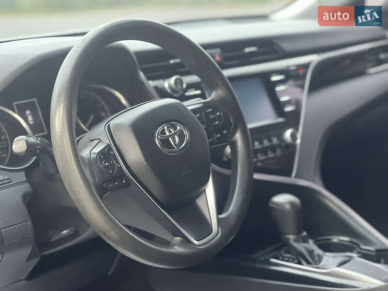 Седан Toyota Camry 2018 в Киеве фото 27 Седан Toyota Camry 2018 в Киеве