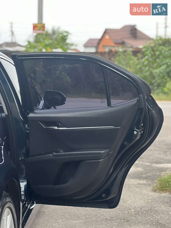 Седан Toyota Camry 2018 в Киеве фото 41 Седан Toyota Camry 2018 в Киеве
