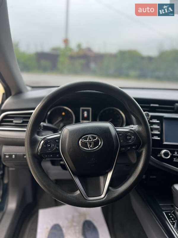 Седан Toyota Camry 2018 в Киеве фото 50 Седан Toyota Camry 2018 в Киеве