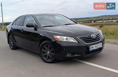 Седан Toyota Camry 2007 в Здолбунове