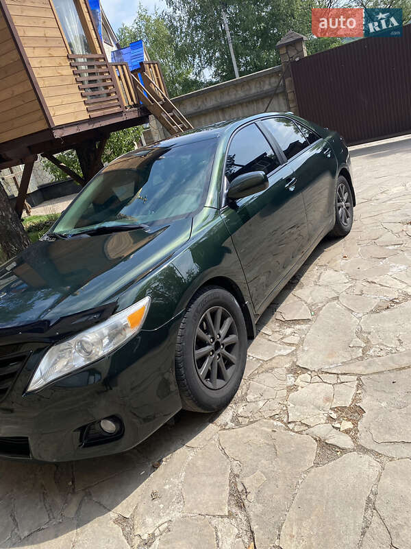 Седан Toyota Camry 2011 в Києві