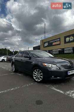 Седан Toyota Camry 2007 в Ровно