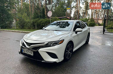 Toyota Camry 2019