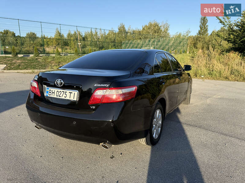Седан Toyota Camry 2008 в Виннице