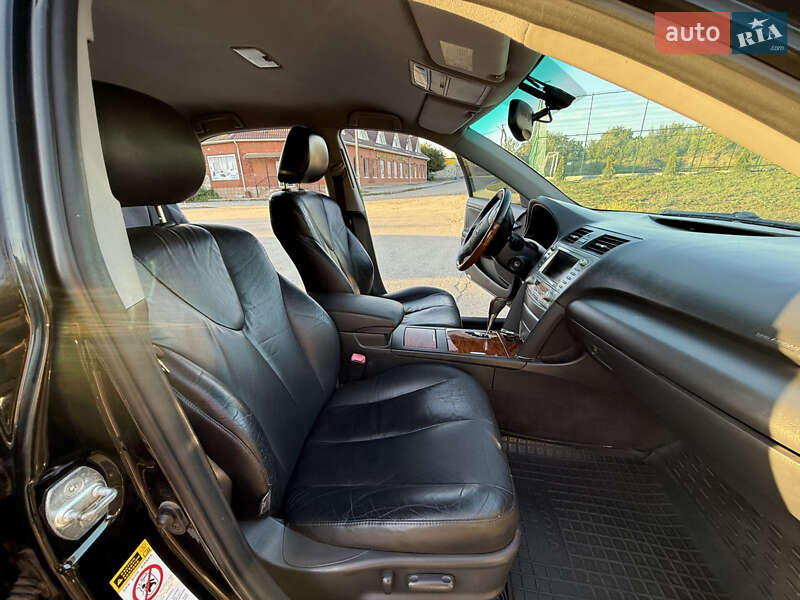 Седан Toyota Camry 2008 в Виннице