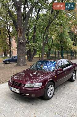 Седан Toyota Camry 1996 в Одессе