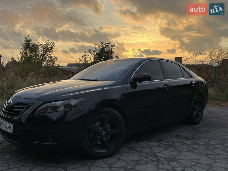 Седан Toyota Camry 2007 в Виннице