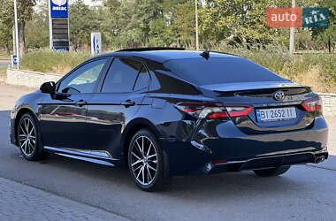 Седан Toyota Camry 2021 в 