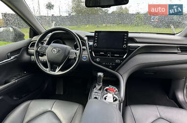 Седан Toyota Camry 2021 в Луцке
