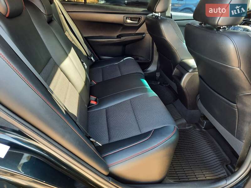 Седан Toyota Camry 2016 в Украинке