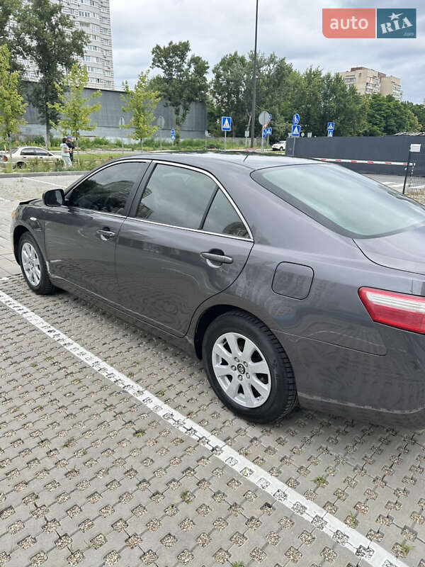 Седан Toyota Camry 2007 в Киеве