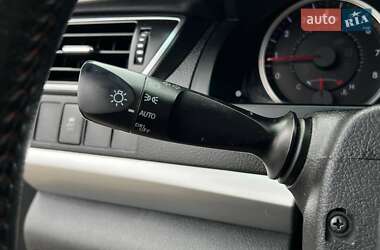 Седан Toyota Camry 2015 в 
