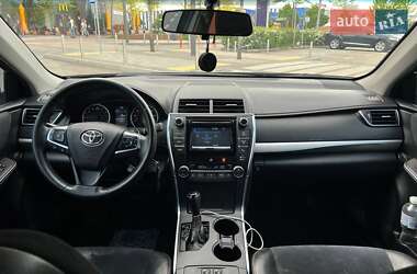 Седан Toyota Camry 2015 в 