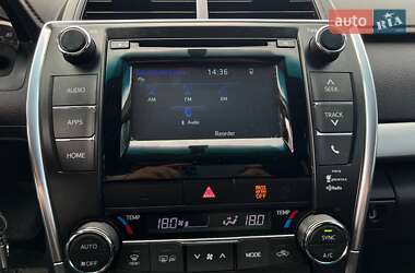 Седан Toyota Camry 2015 в 