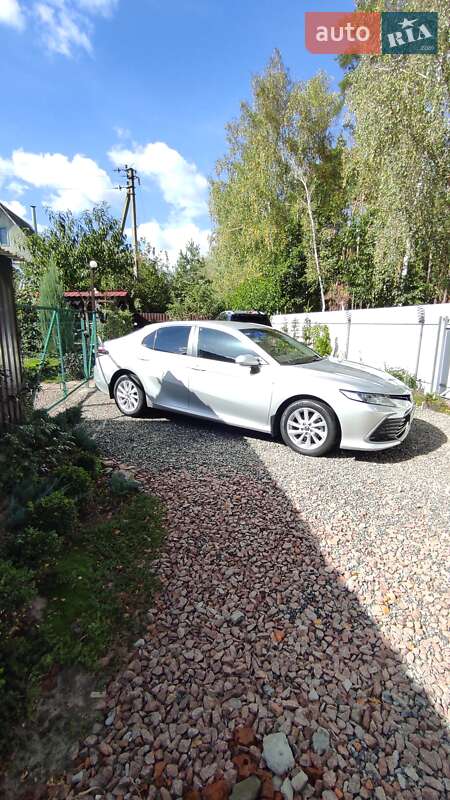 Седан Toyota Camry 2023 в Киеве