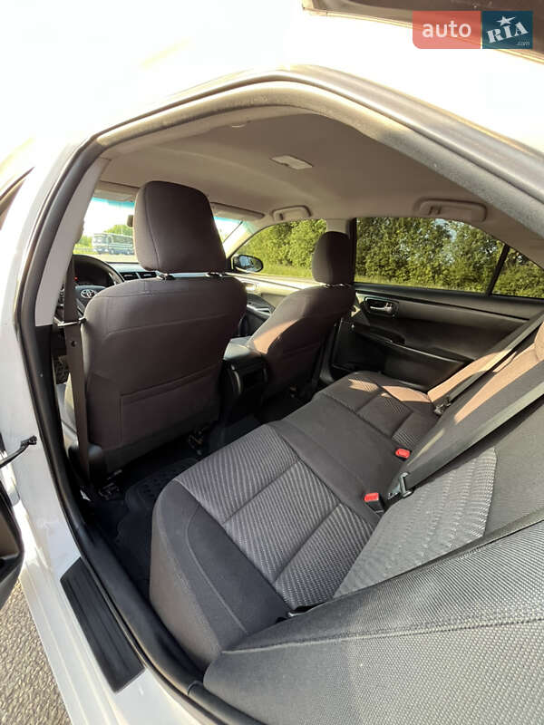 Седан Toyota Camry 2015 в Львове