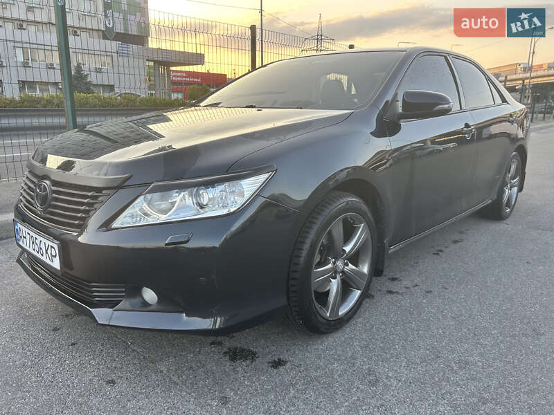 Седан Toyota Camry 2013 в Києві