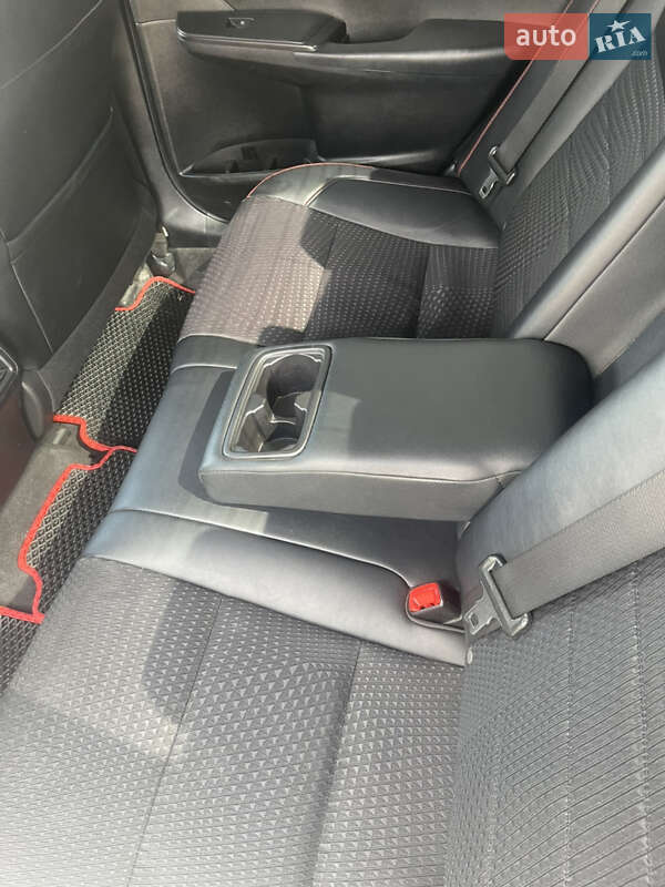 Седан Toyota Camry 2015 в Киеве фото 16 Седан Toyota Camry 2015 в Киеве