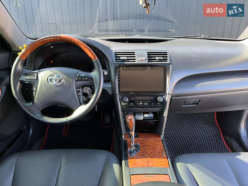 Седан Toyota Camry 2008 в Южноукраїнську
