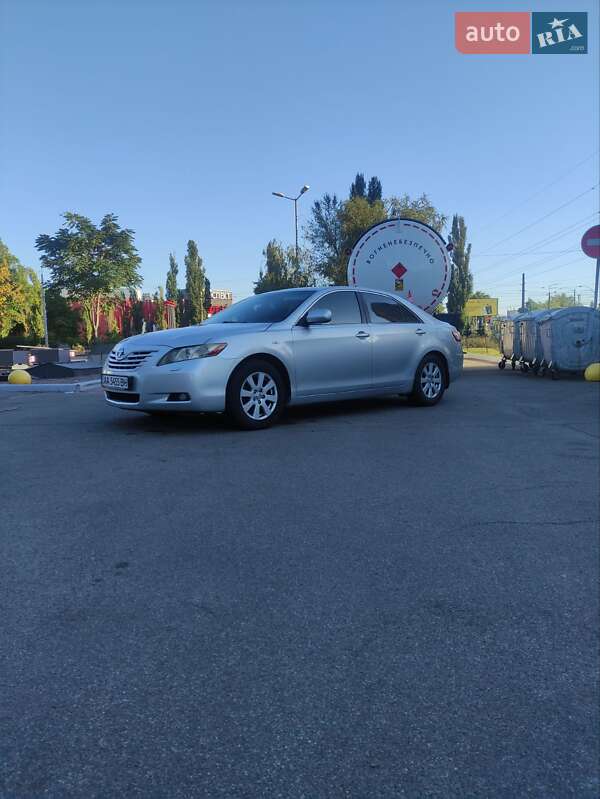 Седан Toyota Camry 2006 в Києві