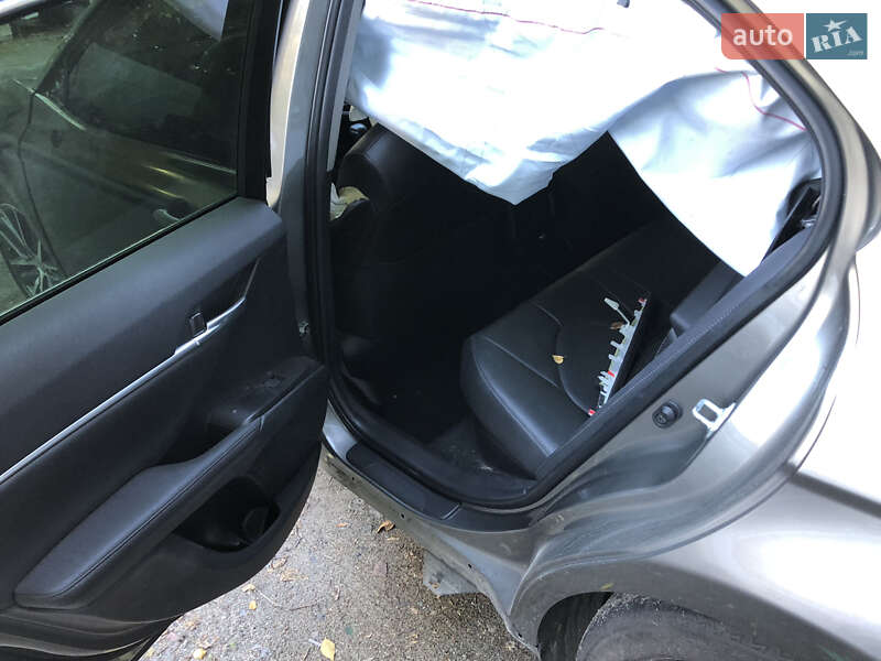 Седан Toyota Camry 2021 в Києві