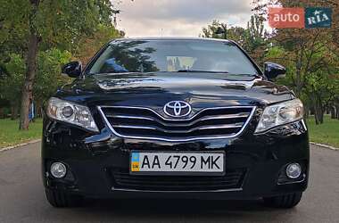 Седан Toyota Camry 2011 в Киеве