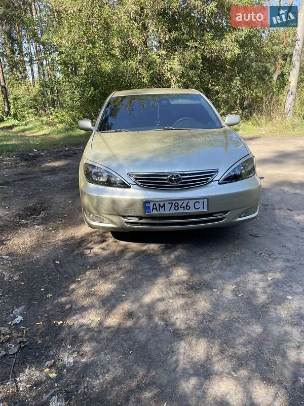 Седан Toyota Camry 2003 в Житомирі