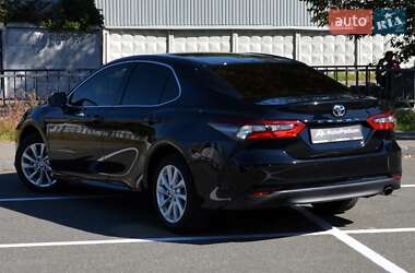 Седан Toyota Camry 2024 в 