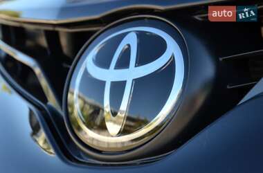 Седан Toyota Camry 2024 в 