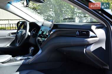 Седан Toyota Camry 2024 в 