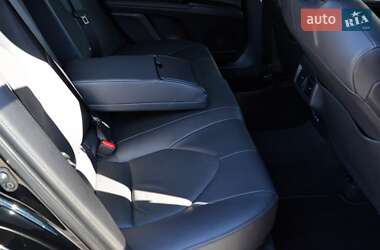 Седан Toyota Camry 2024 в 