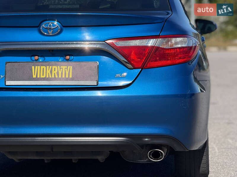 Седан Toyota Camry 2017 в Києві