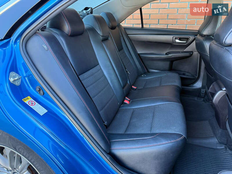 Седан Toyota Camry 2017 в Києві