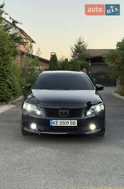 Седан Toyota Camry 2011 в Днепре