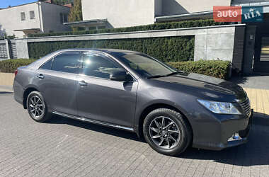 Седан Toyota Camry 2013 в Киеве