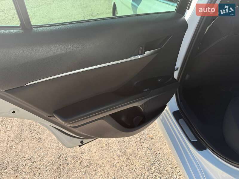 Седан Toyota Camry 2019 в Бердичеве