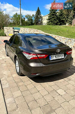 Седан Toyota Camry 2018 в Валках