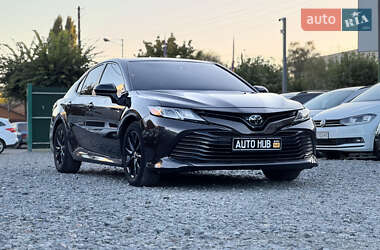 Седан Toyota Camry 2018 в Бердичеве