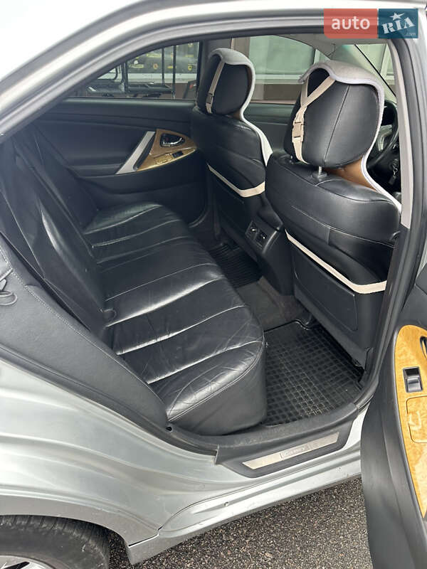 Седан Toyota Camry 2007 в Глевасі