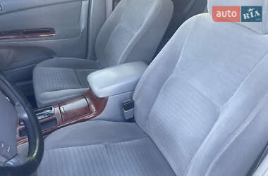 Седан Toyota Camry 2004 в 