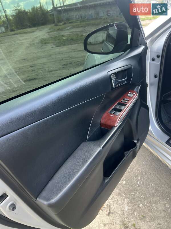 Седан Toyota Camry 2011 в Харкові