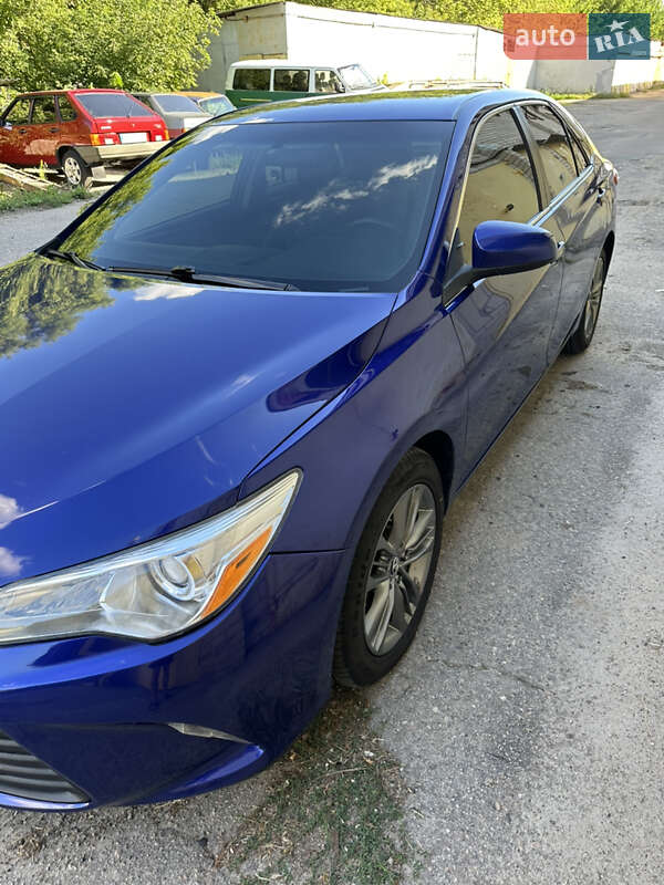 Седан Toyota Camry 2015 в Киеве