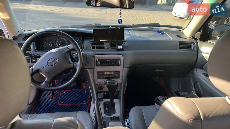 Седан Toyota Camry 1999 в Вінниці