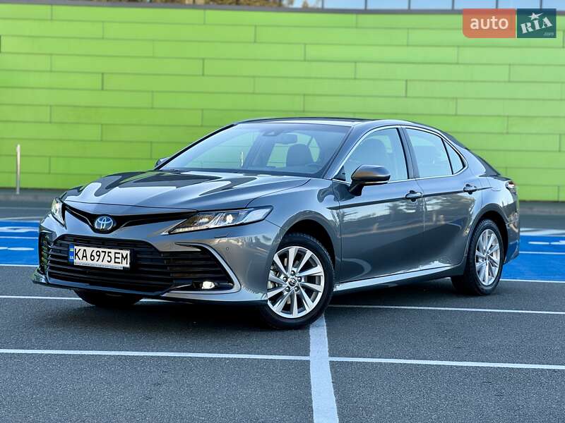 Toyota Camry 2021