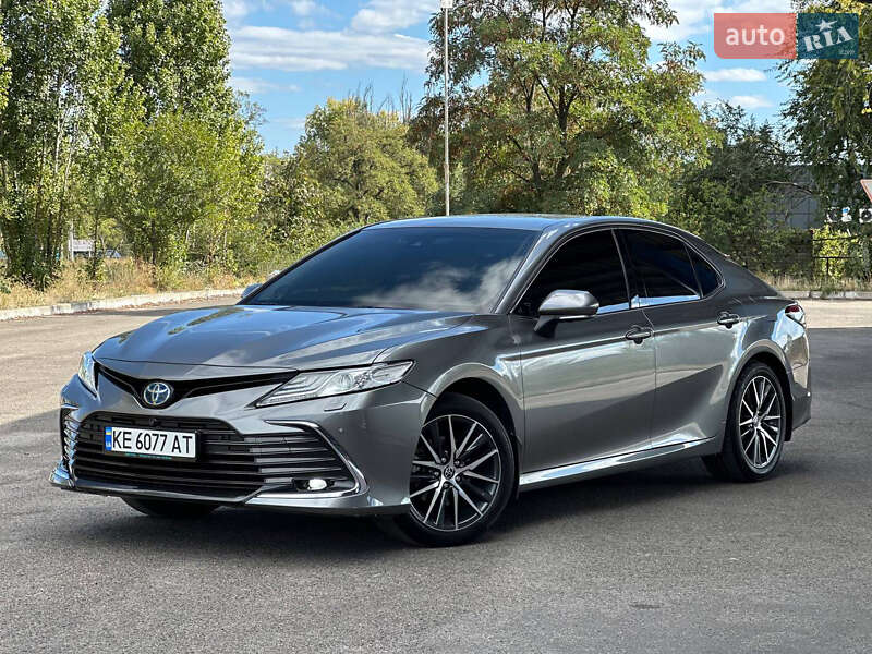 Toyota Camry 2021