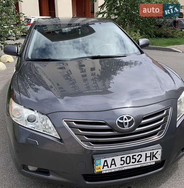 Седан Toyota Camry 2008 в Киеве