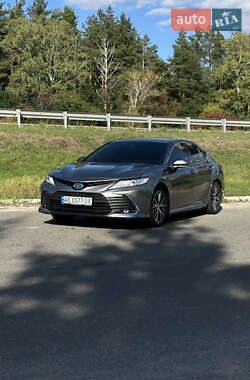 Седан Toyota Camry 2021 в Киеве