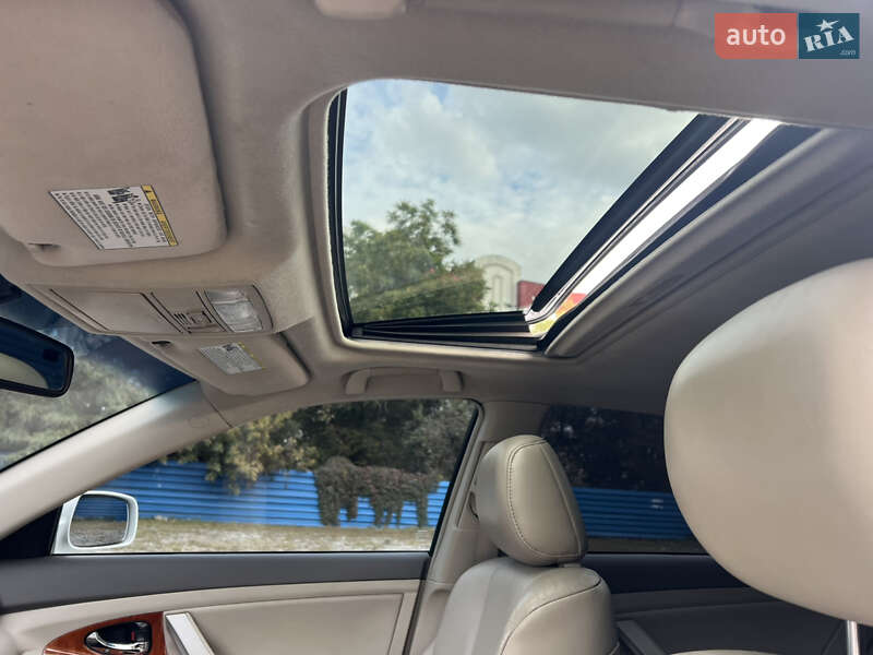 Седан Toyota Camry 2011 в Харкові