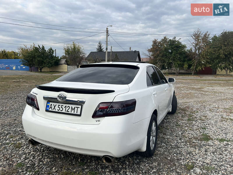 Седан Toyota Camry 2011 в Харкові